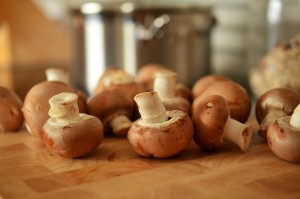 mushrooms-756406_1920
